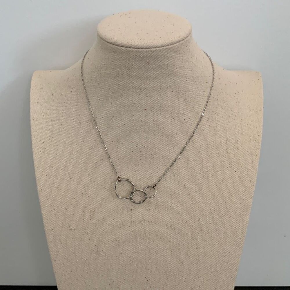 3 Circle Silver Tone Necklace – Symbolic Gift